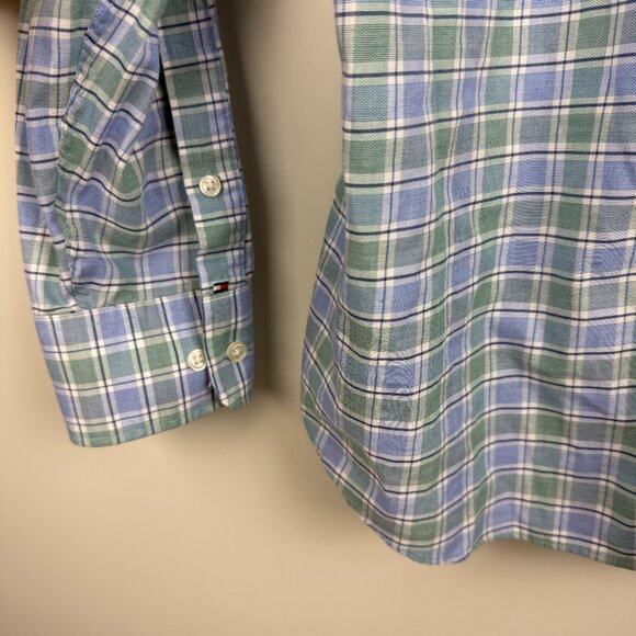 Tommy Hilfiger Men's Regular Fit THFlex Dress Shirt, Blue and Green, Size XL - Picture 2 of 8